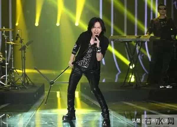 张淇-40岁“哥哥”张淇一夜爆火：他用了25年，终于迎来了自己的春天