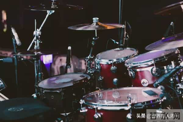 张淇-40岁“哥哥”张淇一夜爆火：他用了25年，终于迎来了自己的春天