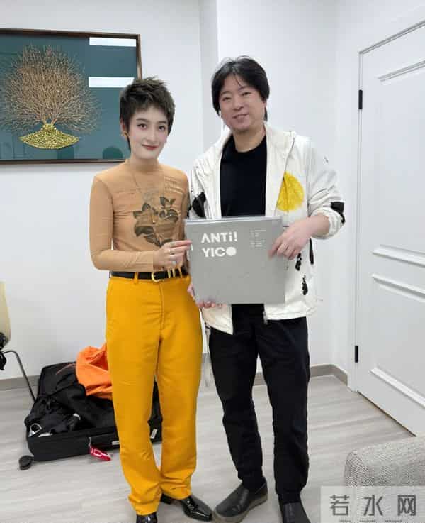 高晓松年龄-56岁高晓松与高中女友相约聚会，晒二人恋爱时合影，被嘲像两代人