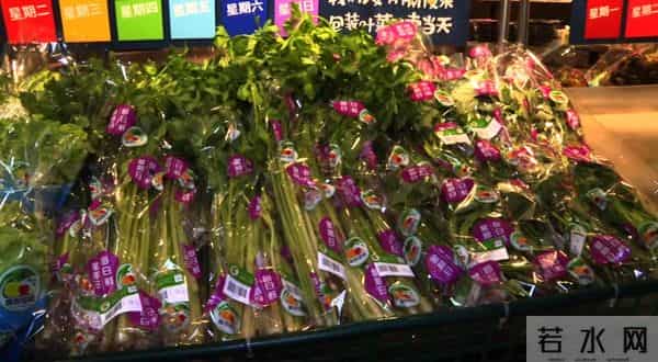 大批蔬菜连夜进京