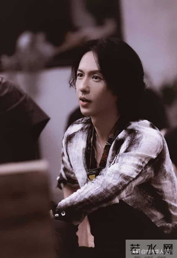 张淇-40岁“哥哥”张淇一夜爆火：他用了25年，终于迎来了自己的春天