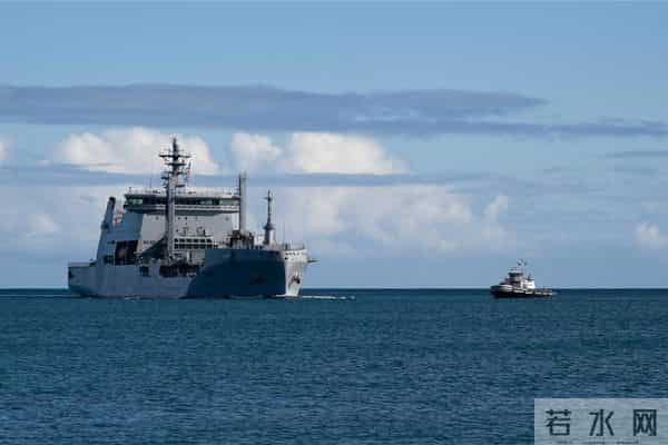 美海军穿越台湾海峡