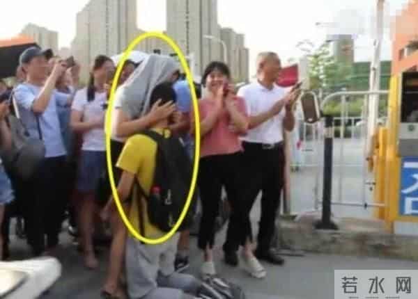 跪谢母亲考生高考635分