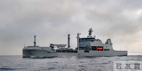 美海军穿越台湾海峡