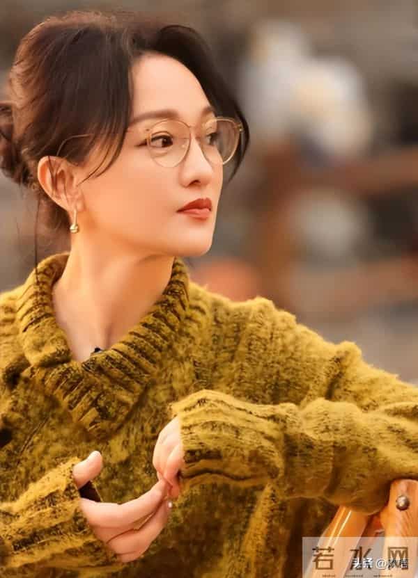 周迅身高多少-陈凯歌曾评价周迅:如果身高再多上10cm,那么整个世界就是她的