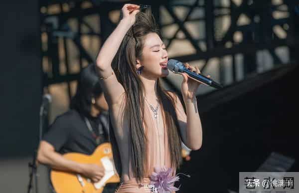 中国好声音冠军单依纯