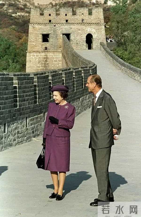 查尔斯二世-伊丽莎白二世去世,查尔斯成为英国国王