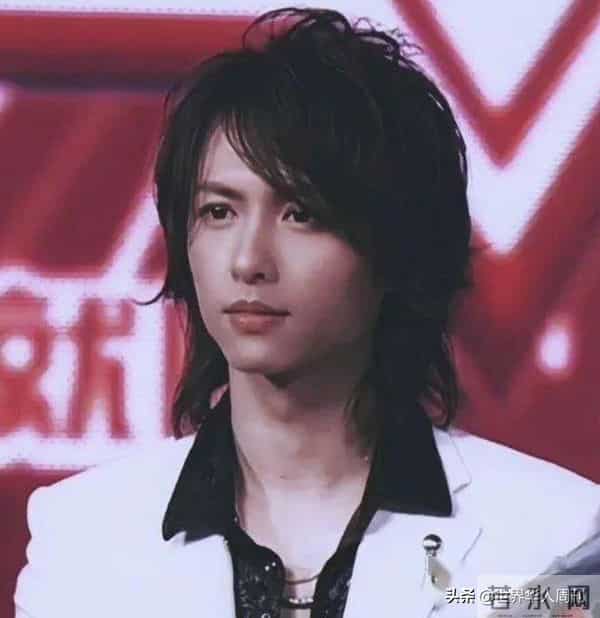 张淇-40岁“哥哥”张淇一夜爆火：他用了25年，终于迎来了自己的春天