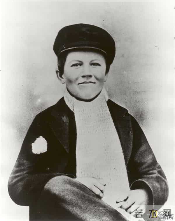 爱迪生的发明-爱迪生发明的是灯泡？还是白炽灯？