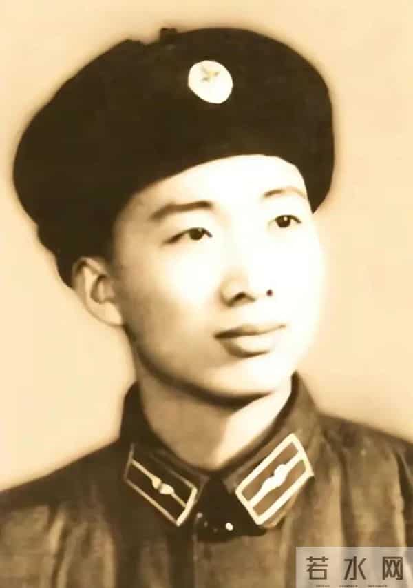 苏小明红河谷-1980年,歌曲《军港之夜》走红后却备受批评,叶飞拍板:大胆地唱