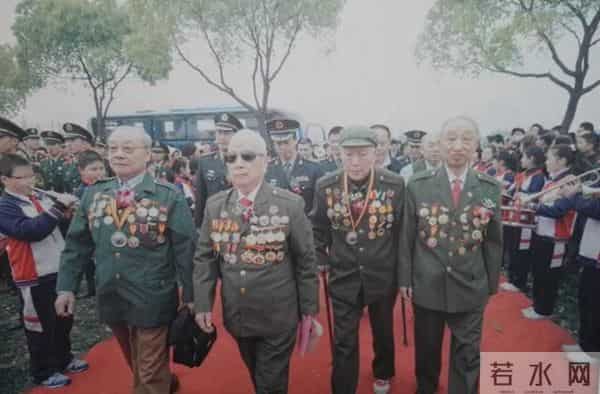 徐经年-军博馆藏照片渡江战役“大辫子”姑娘背后的故事