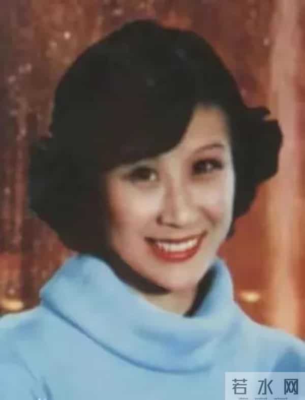 苏小明红河谷-1980年,歌曲《军港之夜》走红后却备受批评,叶飞拍板:大胆地唱