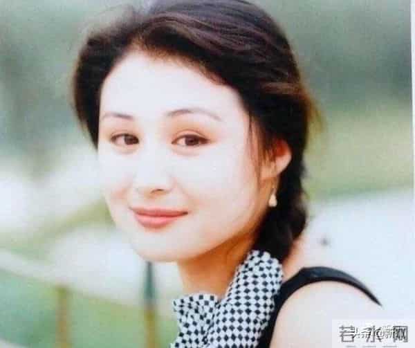 于月仙年轻照片