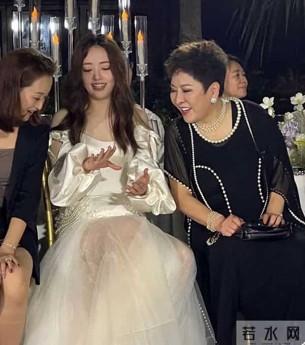 郭碧婷向佐婚纱照