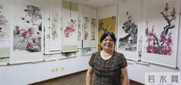 70岁阿婆拿双学位