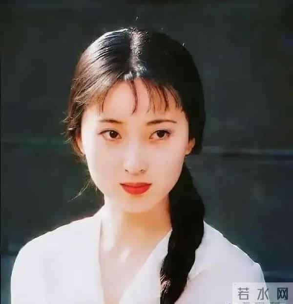 东方闻樱-东方闻樱：与前夫分开后，再婚嫁导演，终获幸福