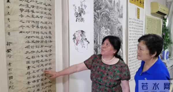 70岁阿婆拿双学位