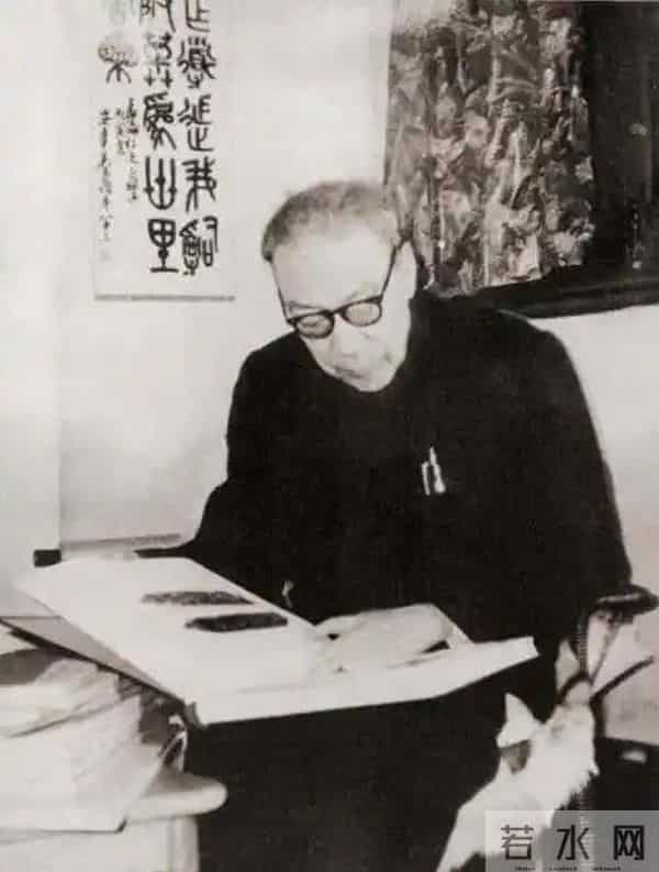 海峡夜航-周恩来请沙孟海写标语：一定要解放台湾，沙孟海却建议写这四个字