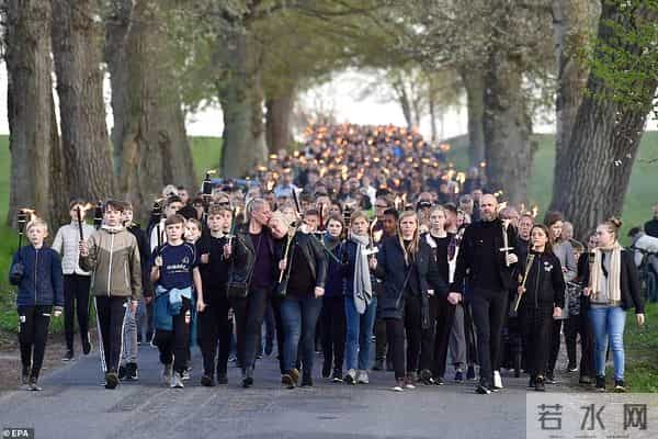 丹麦首富3子葬礼