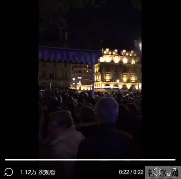 圣母院着火-巴黎圣母院突发大火！塔尖倒塌的那一刻，太心痛了！