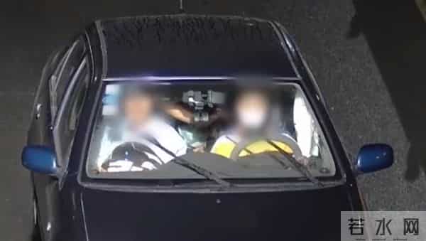 14岁男孩驾车上路谎称自己39岁