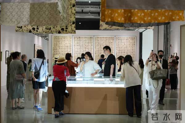 林曦-既有生活烟火气,也有诗意浪漫,水墨画家林曦个展北京站启幕