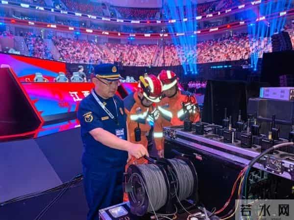 世博演唱会-今年以来世博地区已举办大型演唱会80余场，消防力量为火热观演加上一道“安全锁”