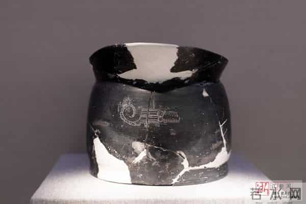 良渚陶罐神秘符号