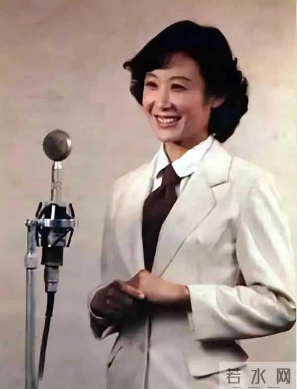 苏小明红河谷-1980年,歌曲《军港之夜》走红后却备受批评,叶飞拍板:大胆地唱