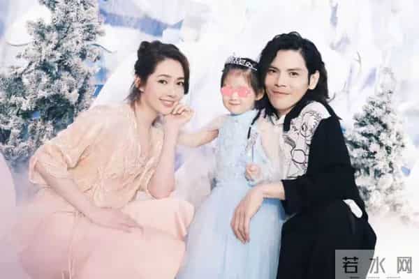 郭碧婷向佐婚纱照