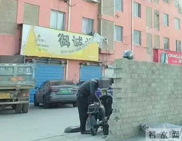 第十一回电影-直接在派出所违法改装?上海街头惊现“流水线”式造假,现场操作让人瞠目