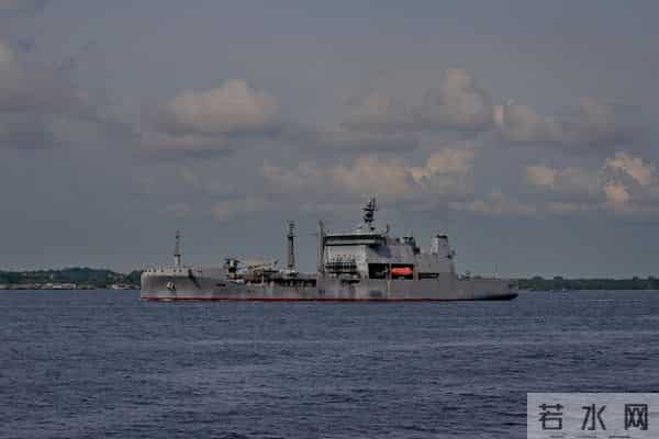 美海军穿越台湾海峡