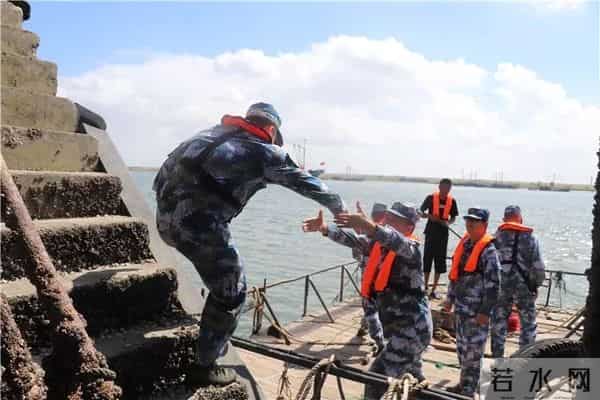 铁汉子-这群兵哥被誉为踏礁量海“铁汉子”，他们究竟经历了什么……