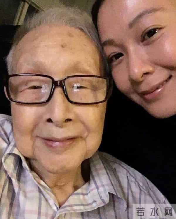 刘若英父亲去世