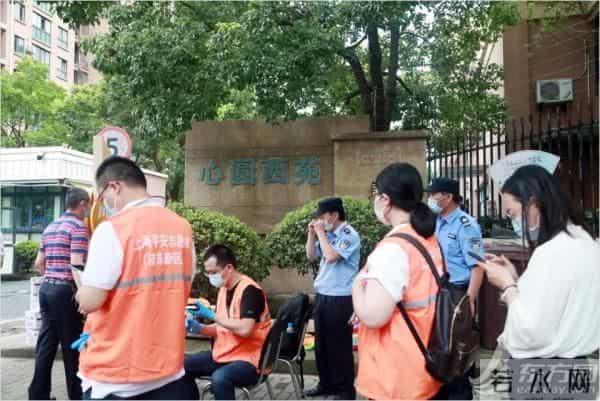 心圆西苑疫情-这波操作太暖心！直击心圆西苑小区封闭管理现场，隔离不隔爱