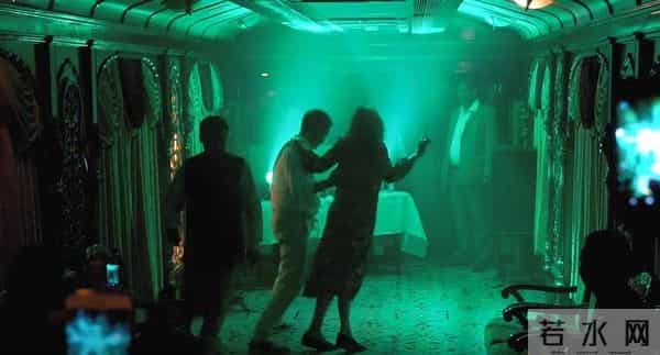 印度火车-这辆印度火车绝对改变你对印度脏乱差的印象,160000车票考虑下吧