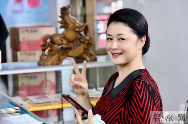 于月仙年轻照片