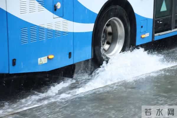 台风烟花逼近上海