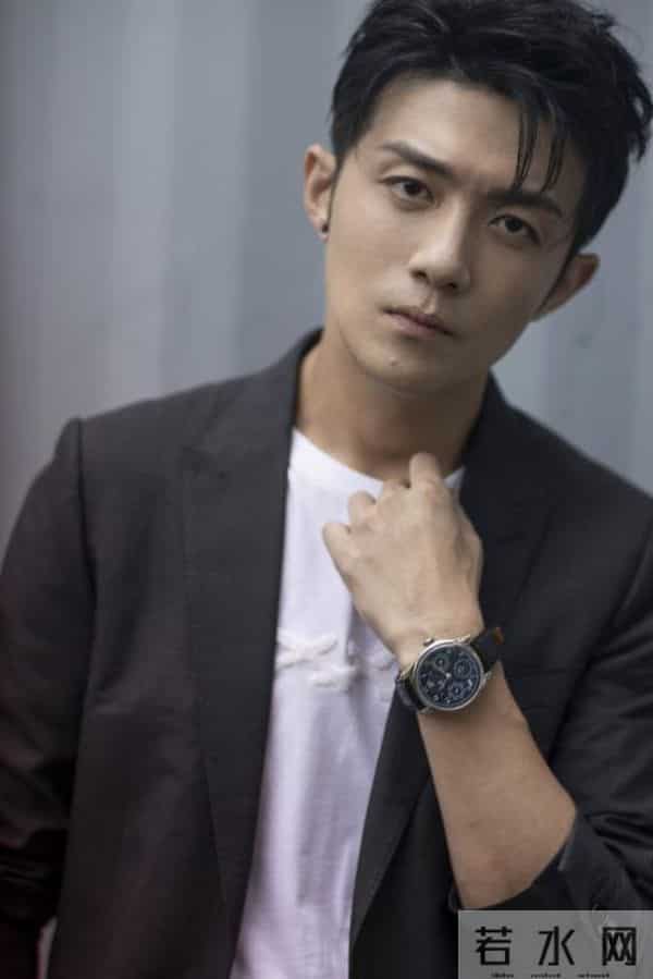 顾佳扮演者-"许幻山"李泽锋不简单，一年演8部戏被称天龙八部，剧红人不红