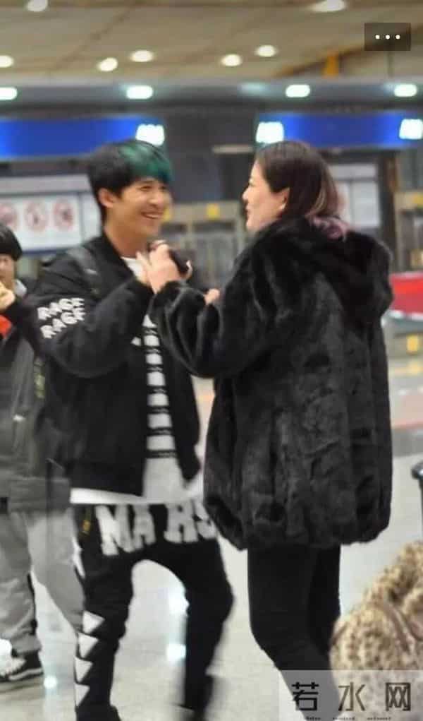 大张伟被老婆拎