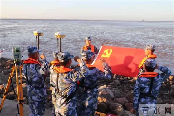 铁汉子-这群兵哥被誉为踏礁量海“铁汉子”，他们究竟经历了什么……