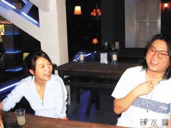 高晓松年龄-56岁高晓松与高中女友相约聚会，晒二人恋爱时合影，被嘲像两代人