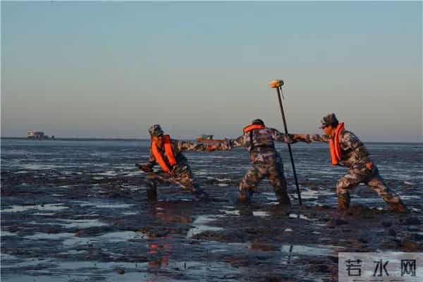 铁汉子-这群兵哥被誉为踏礁量海“铁汉子”，他们究竟经历了什么……