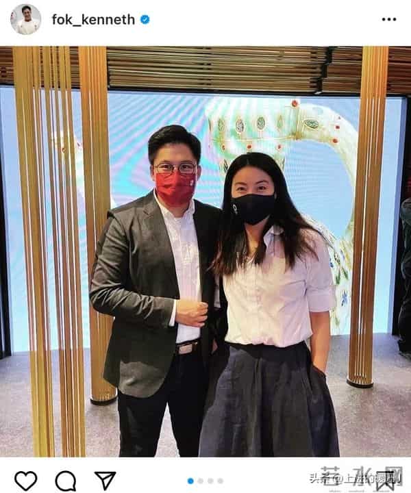 郭晶晶送霍启刚花