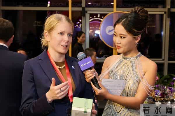 京东支援上海-17国驻华使节走进京东:“秀中文”直播带货 体验中国电商速度