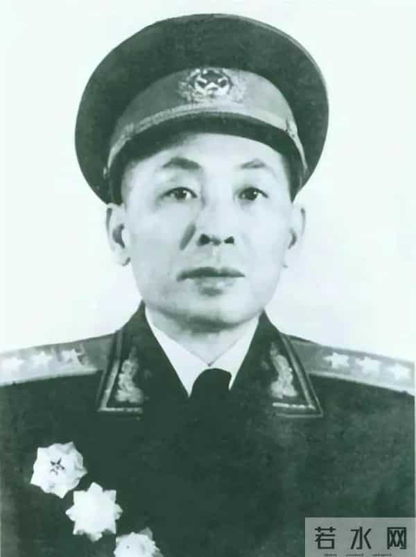 苏小明红河谷-1980年,歌曲《军港之夜》走红后却备受批评,叶飞拍板:大胆地唱