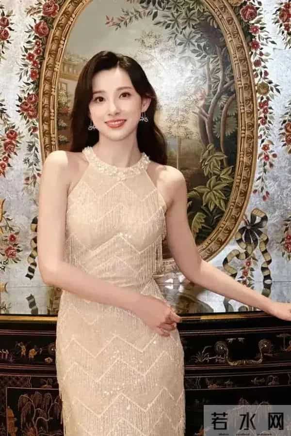 马凡舒首登春晚太美了