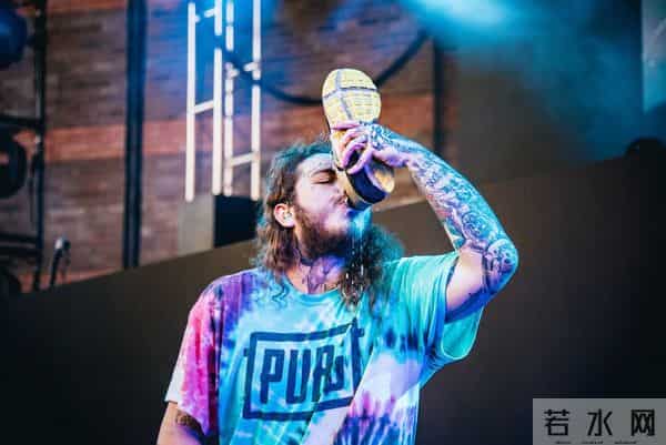 澳大利亚用鞋喝酒