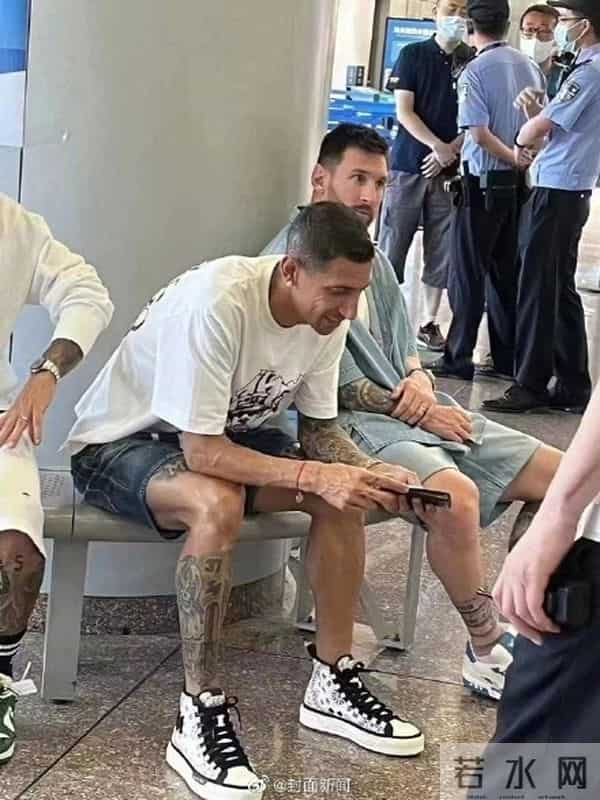 梅西私人飞机抵达北京