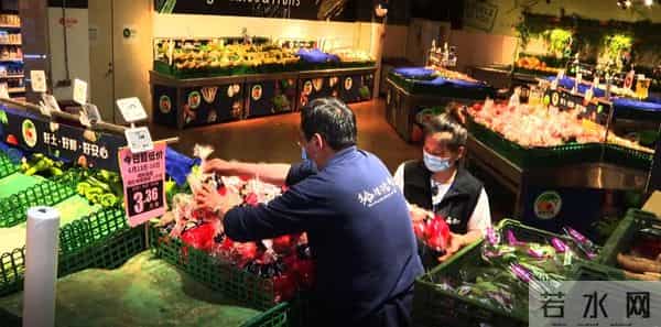 大批蔬菜连夜进京